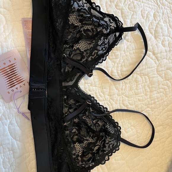 Savage X Fenty Black Lace Triangle Bra with Adjustable Straps NWT - Picture 3 of 5
